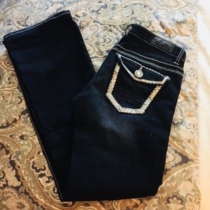 LIKE NEW Daytrip by Buckle jeans